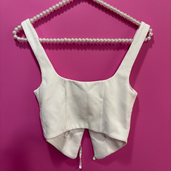 UO Silence + Noise Reina lace-up crop top white - Picture 3 of 4